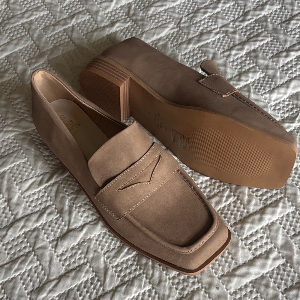 NWOT women’s tan Slip-On Loafers from VICI